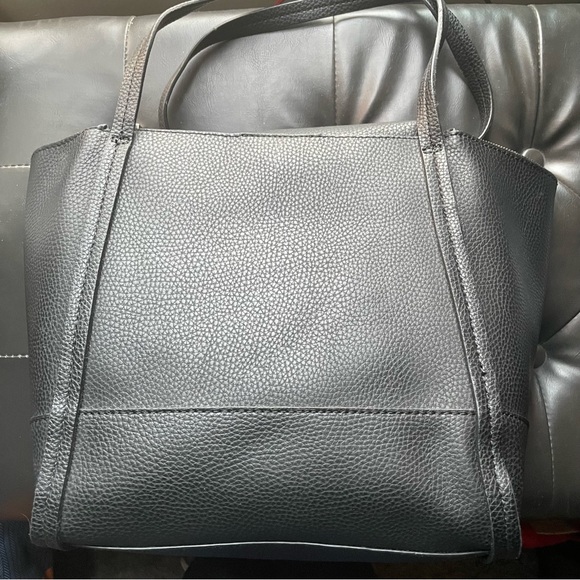 Guess Tote Bag - Picture 2 of 4